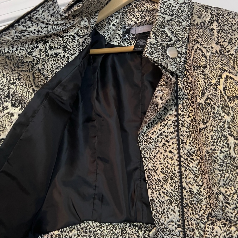 Buckle Daytrip Women's Snake Print Metallic Jacket - Picture 6 of 9